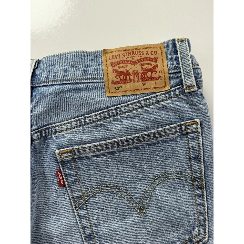 Levi's 501 Button Fly Distressed‎ High-Rise Jean Light wash Shorts cutoff W26 XS